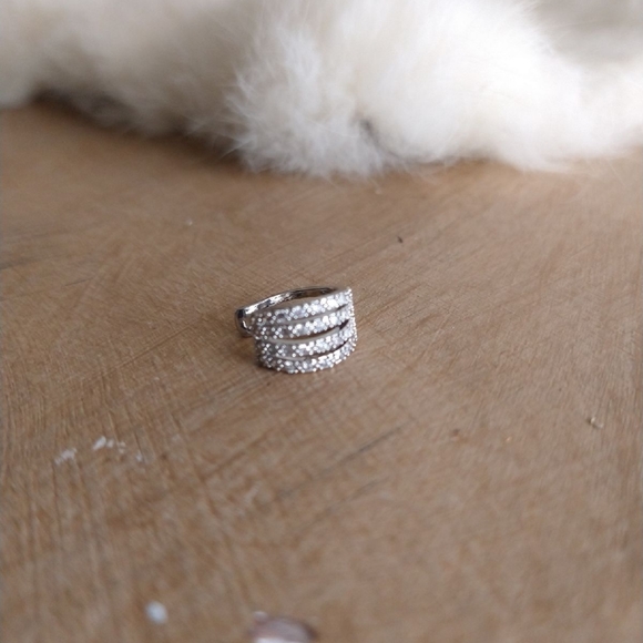 White Rhodium cuff earrings set - Picture 3 of 8